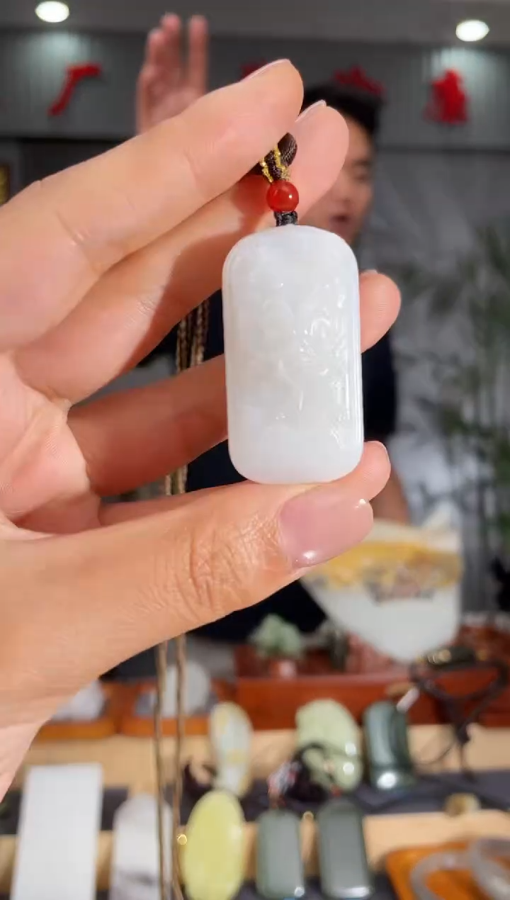 和田玉未镶嵌颈饰1