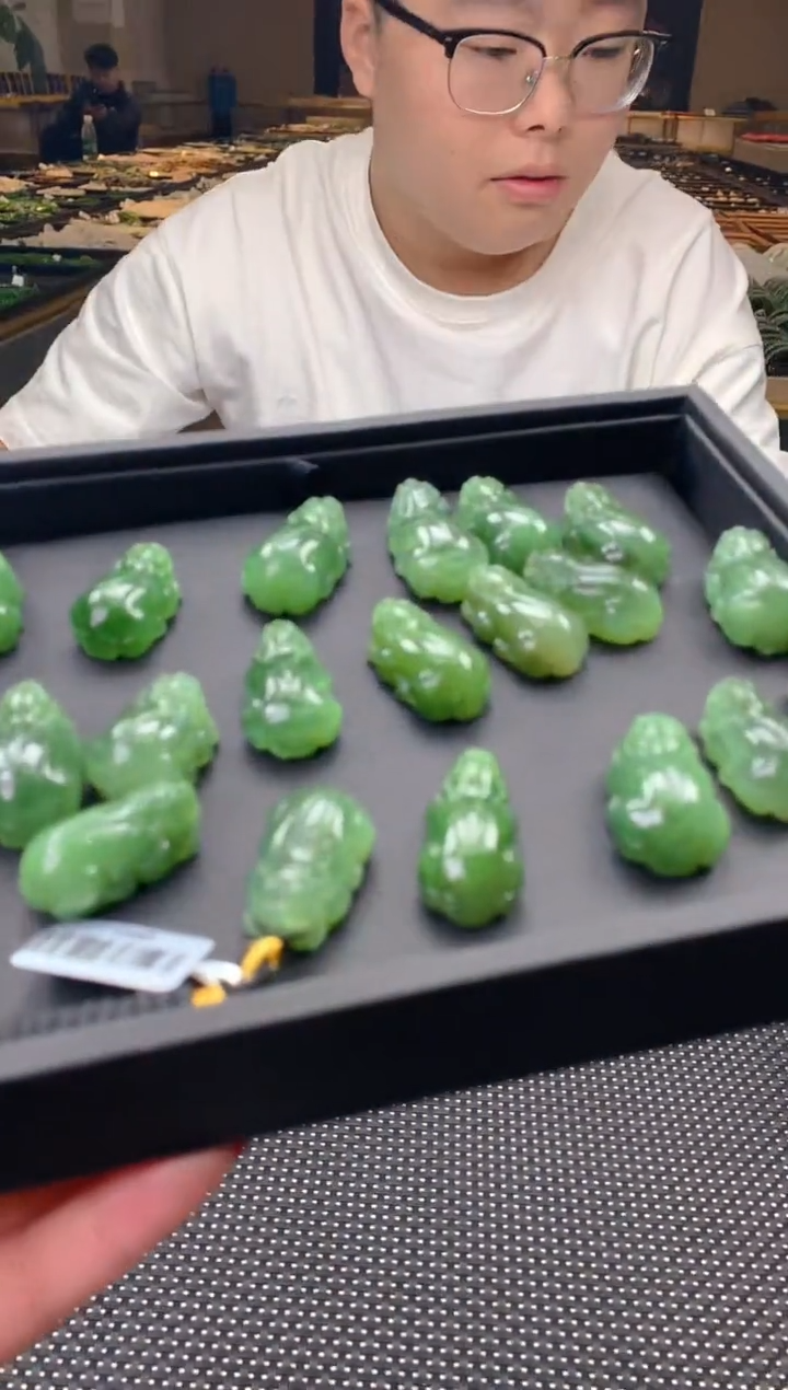 定制和田玉天然和田玉（拍一发一)