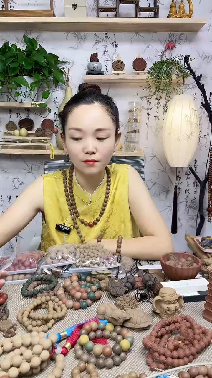 泥塑香身芄大无相佛一颗