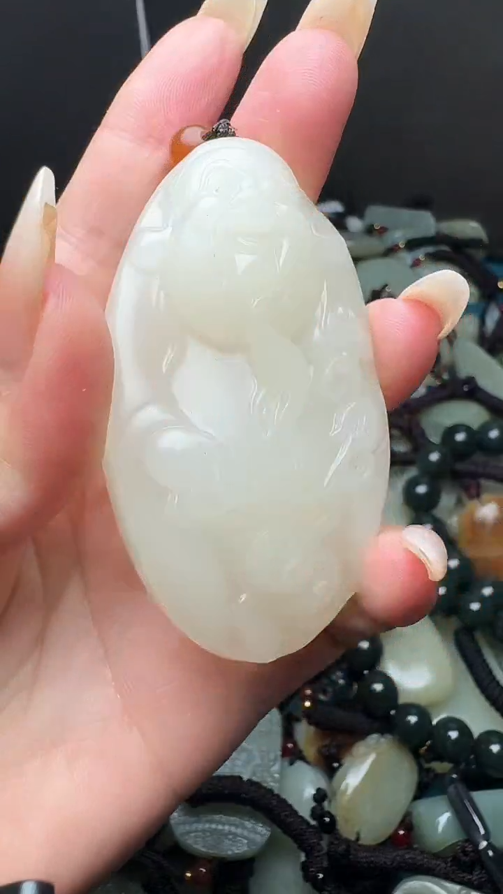 和田玉未镶嵌颈饰1