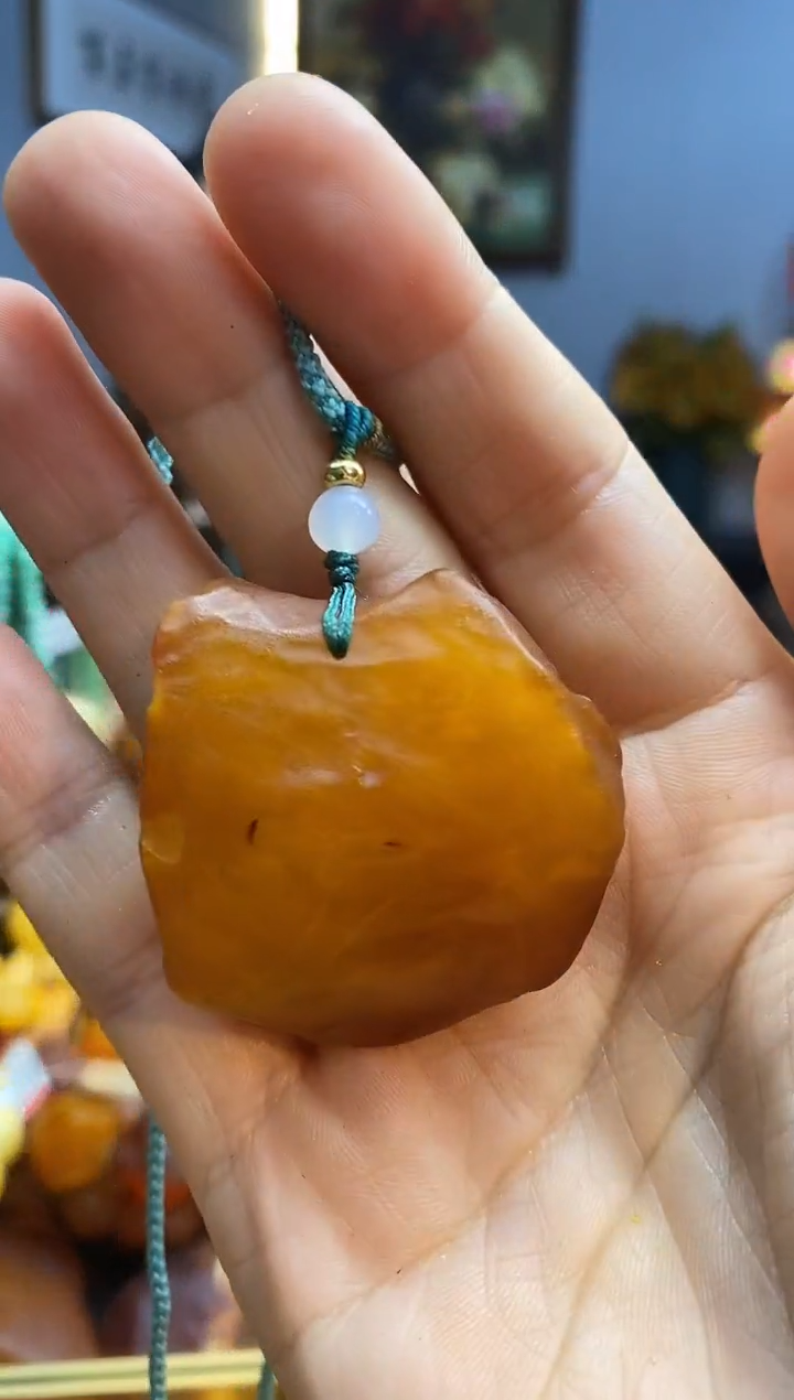 未镶嵌颈饰琥珀吊坠