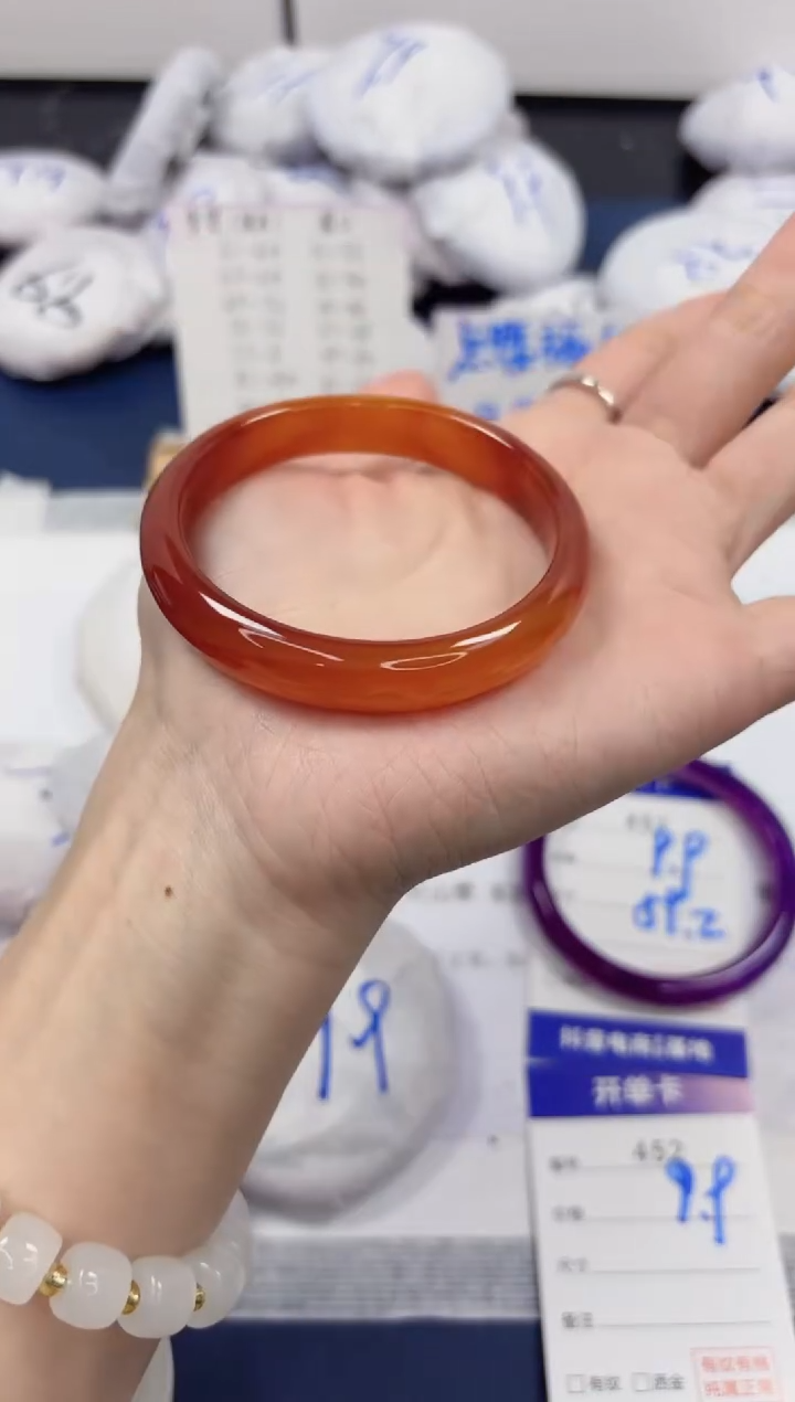 【闪购商品】石英质玉手镯未镶嵌452-玛瑙-圈口54