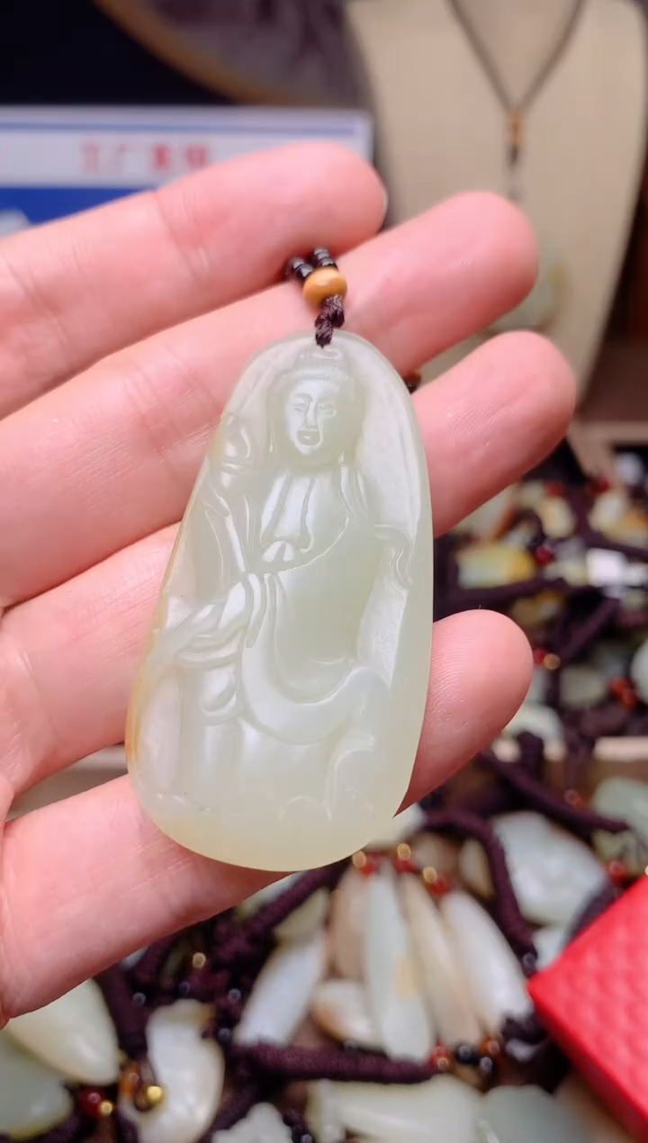 和田玉未镶嵌颈饰1