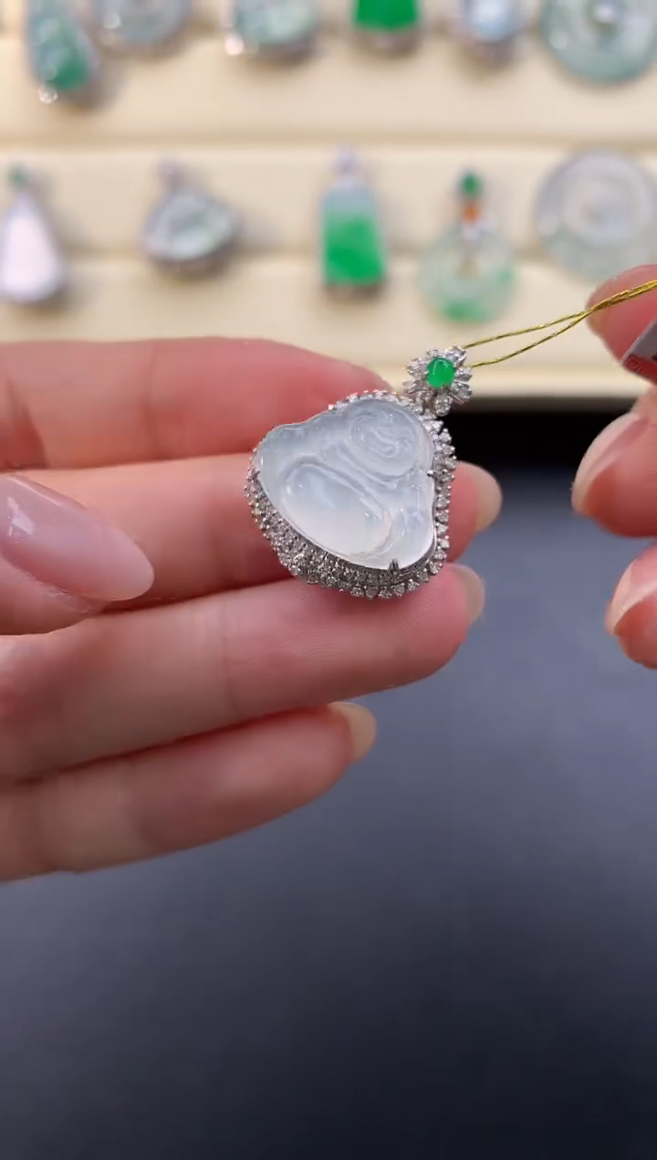 【闪购商品】翡翠颈饰18K金镶嵌D563      