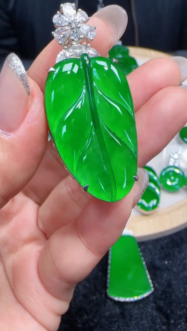 未镶嵌定制翡翠翡翠吊坠145