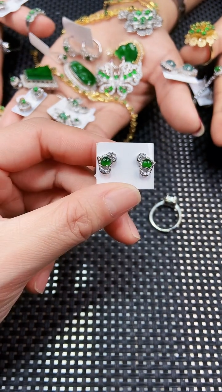 【闪购商品】翡翠耳饰未镶嵌111111111