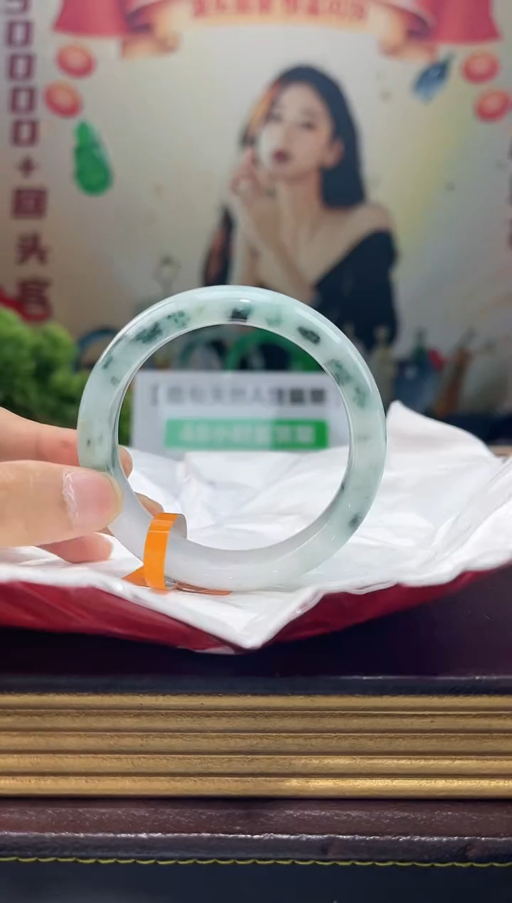 【闪购商品】翡翠手镯未镶嵌手镯2