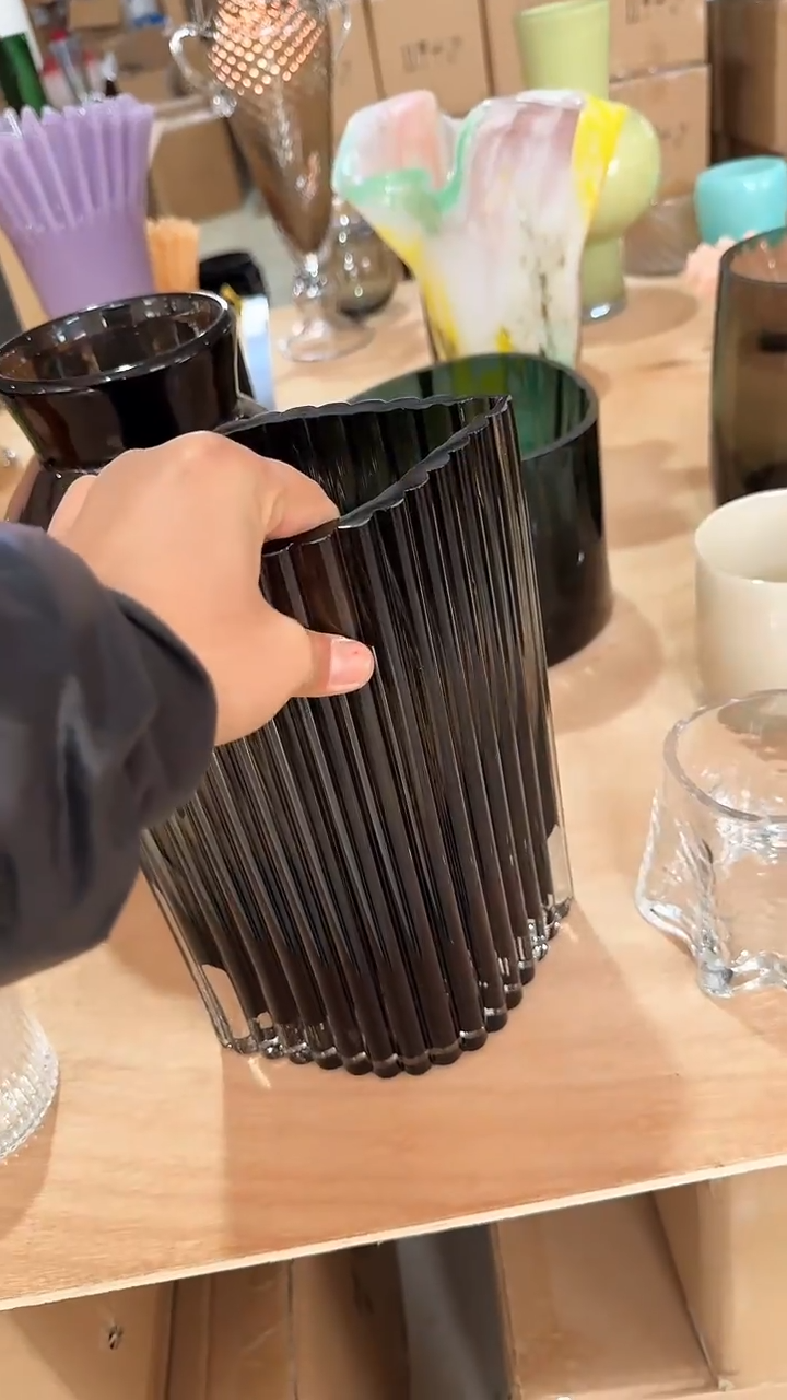 【闪购商品】玻璃黑色竖条纹