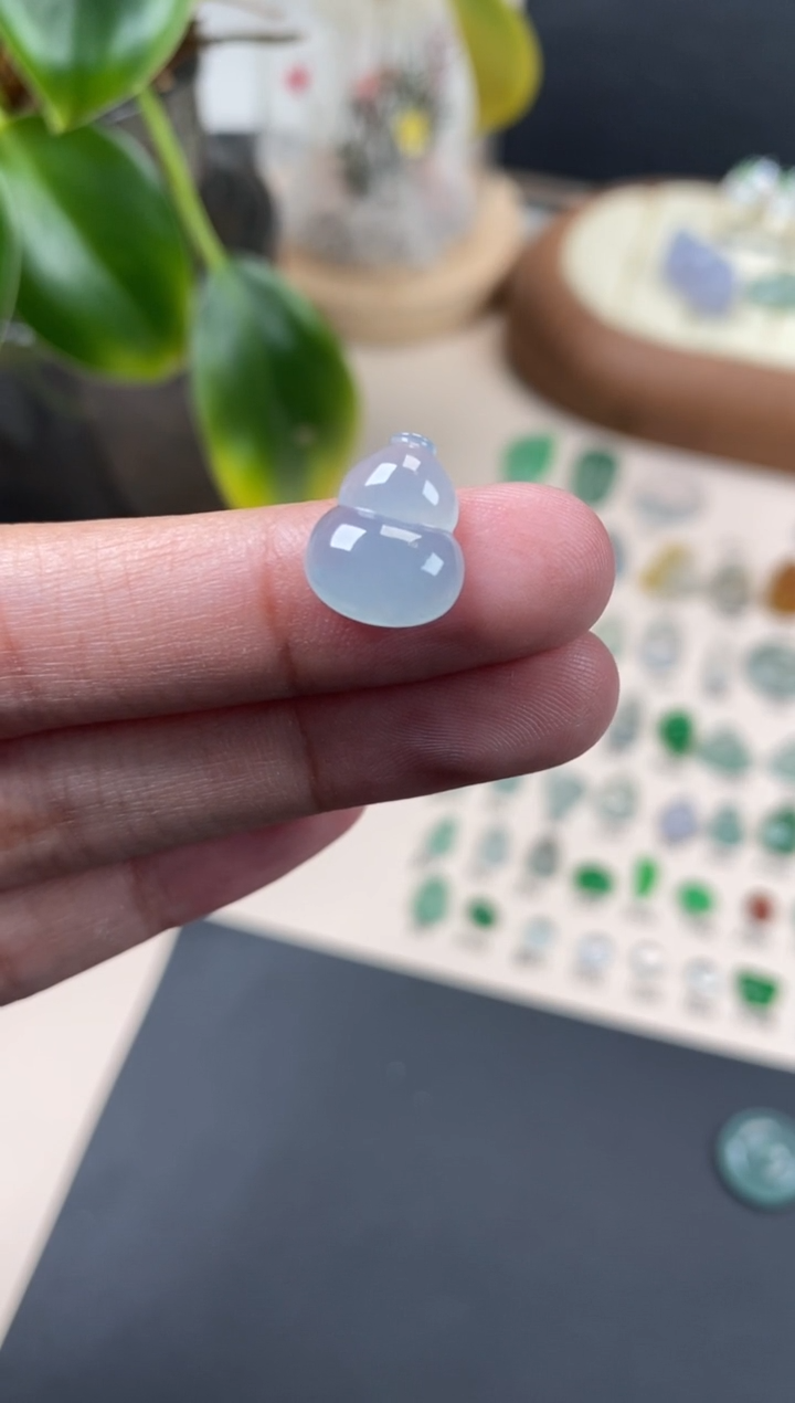 【闪购商品】翡翠颈饰未镶嵌翡翠冰紫葫芦