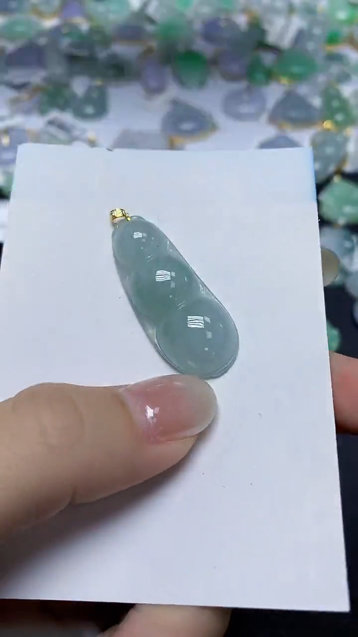 翡翠18K金镶嵌颈饰天然缅甸翡翠A货