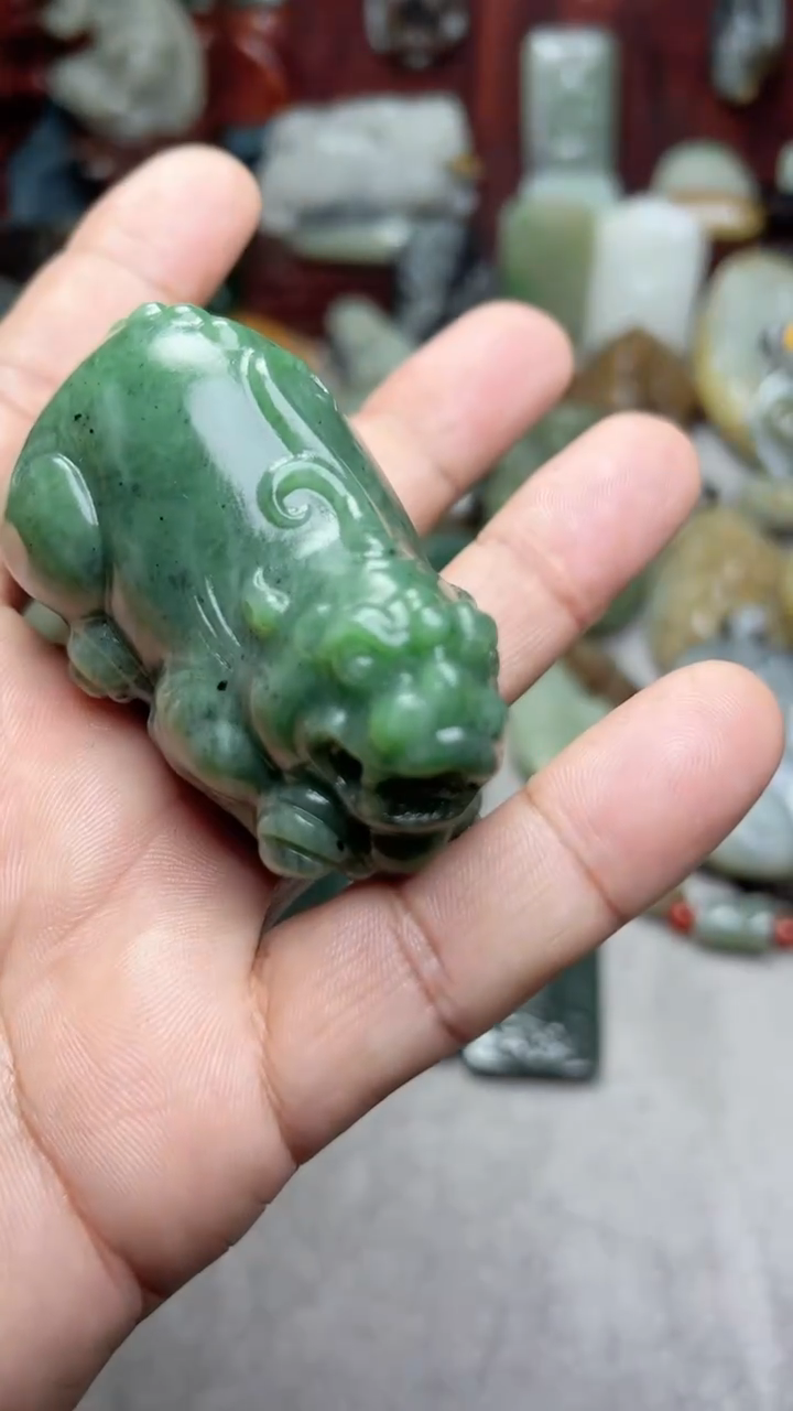 和田玉未镶嵌把件-