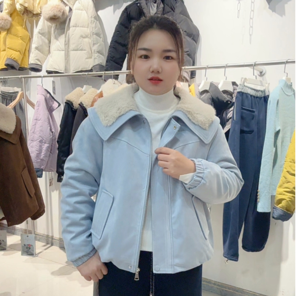 2025冬季新款牛皮绒翻领加绒加厚韩版百搭外套时尚加毛外套