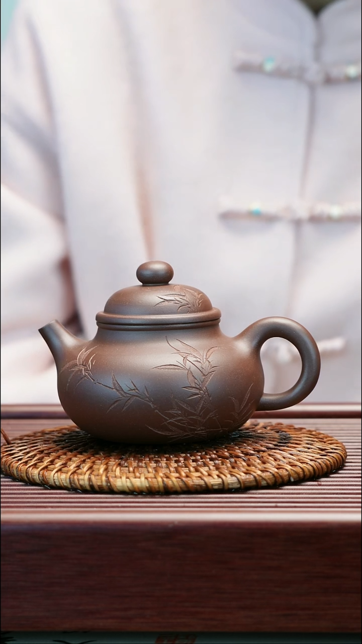 茶壶紫砂原矿底槽清  容天  竹刻  251cc