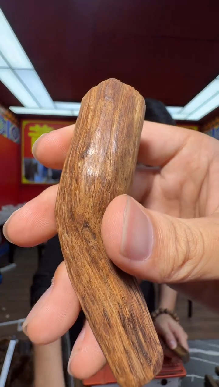 沉香吊坠f9富森多样性发一