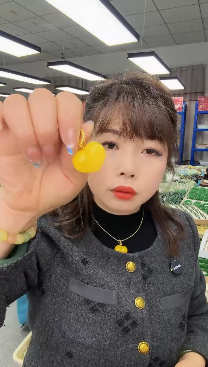 蜜蜡颈饰未镶嵌小心心