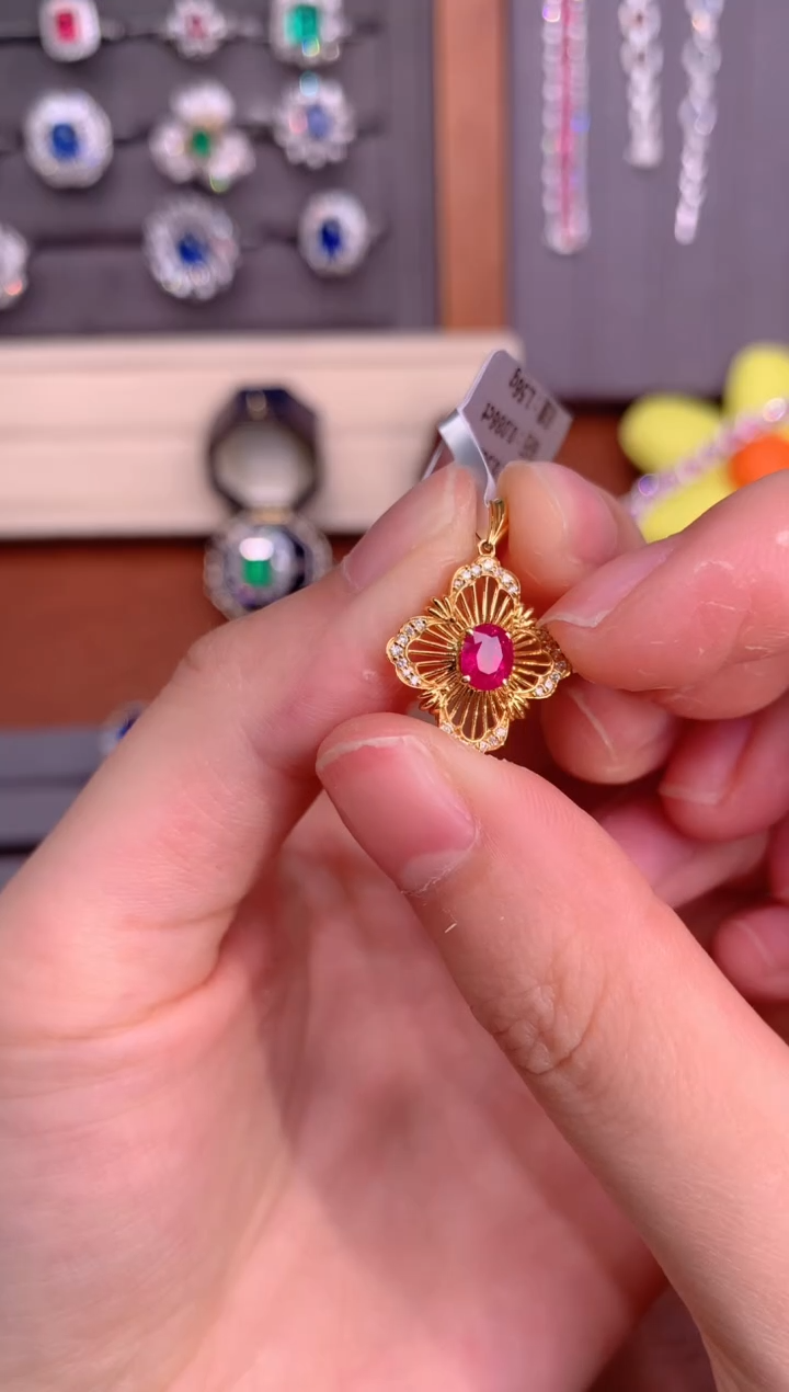 【闪购商品】红宝石吊坠(不含链)18K金镶嵌0.5ct