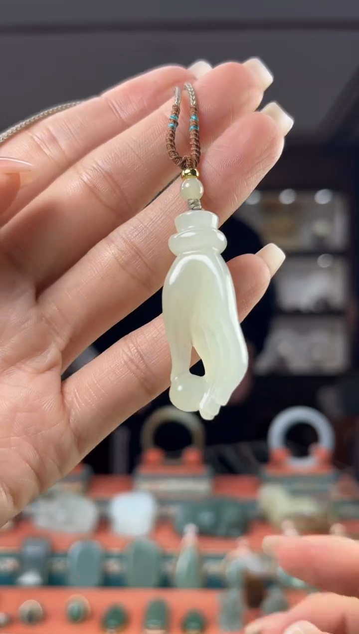 颈饰未镶嵌和田玉佩佩