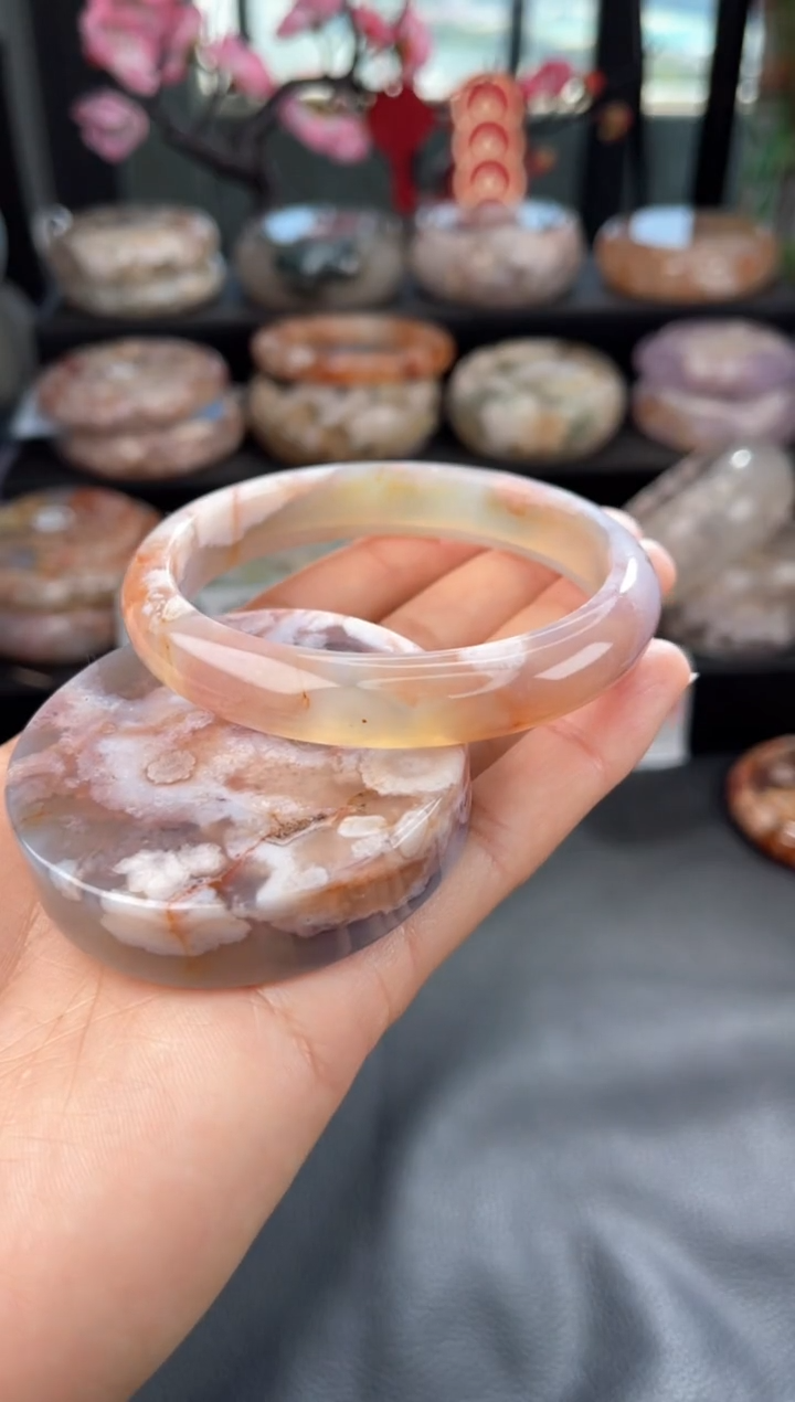 【闪购商品】石英质玉手镯未镶嵌59