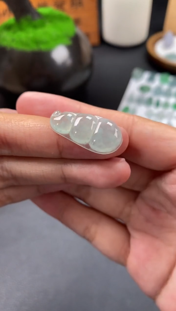 颈饰未镶嵌翡翠翡翠冰种福豆