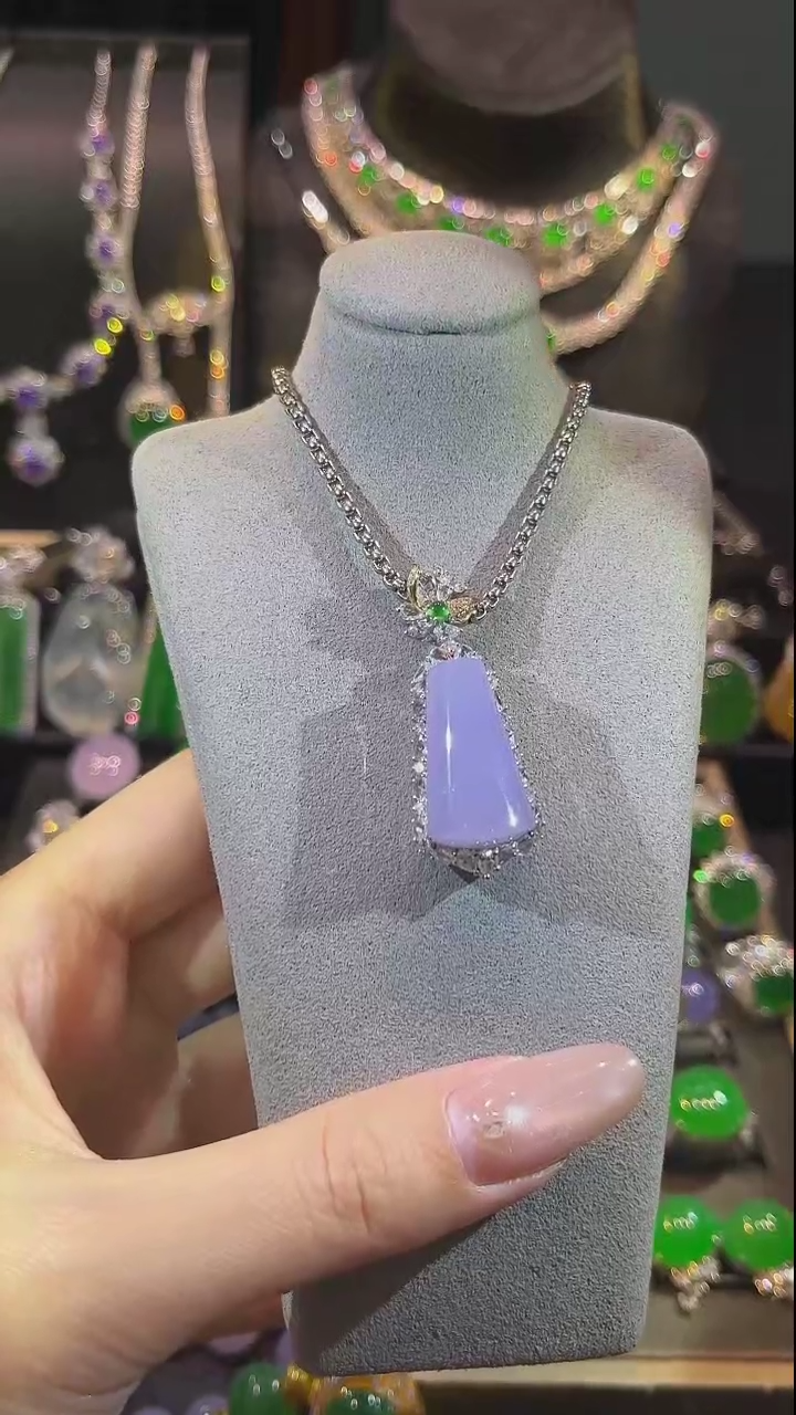 【闪购商品】翡翠吊坠(不含链)18K金镶嵌吊坠