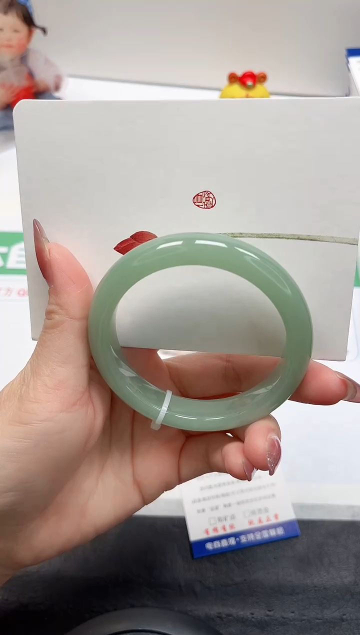 【闪购商品】石英质玉手镯未镶嵌30-60