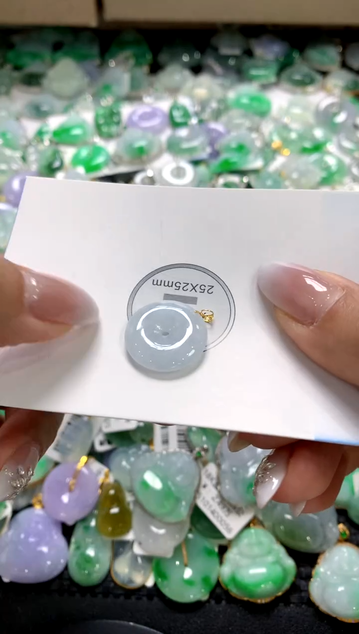 颈饰18K金镶嵌翡翠1111111111111111