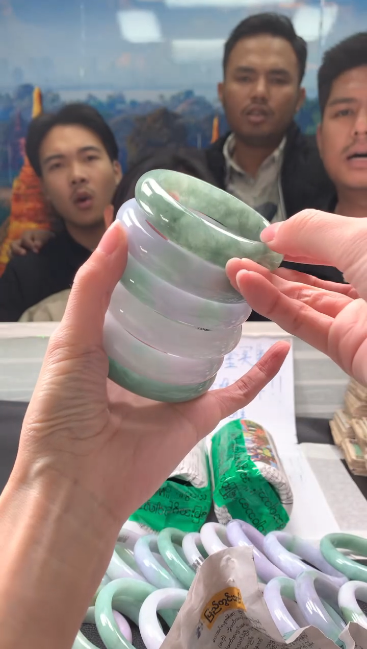 【闪购商品】翡翠手镯未镶嵌翡翠手镯 展示链接