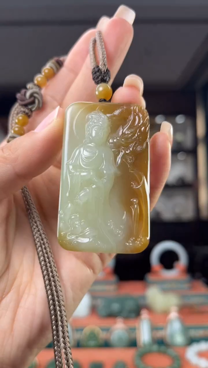 颈饰未镶嵌和田玉佩佩