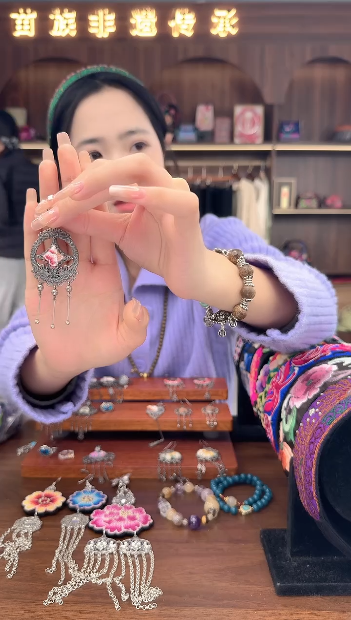 刺绣扶光苗绣传承35