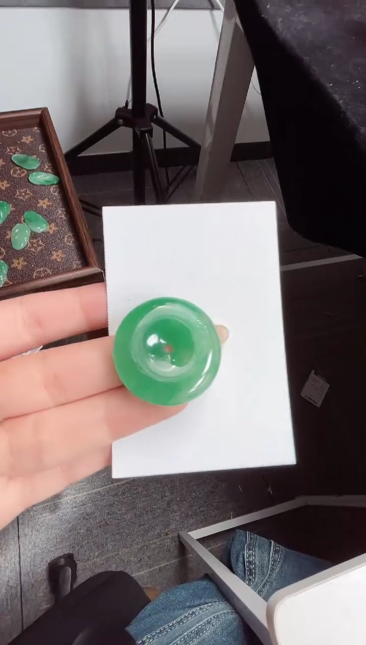 吊坠(不含链)未镶嵌石英质玉（非洲翠）平安扣26.61