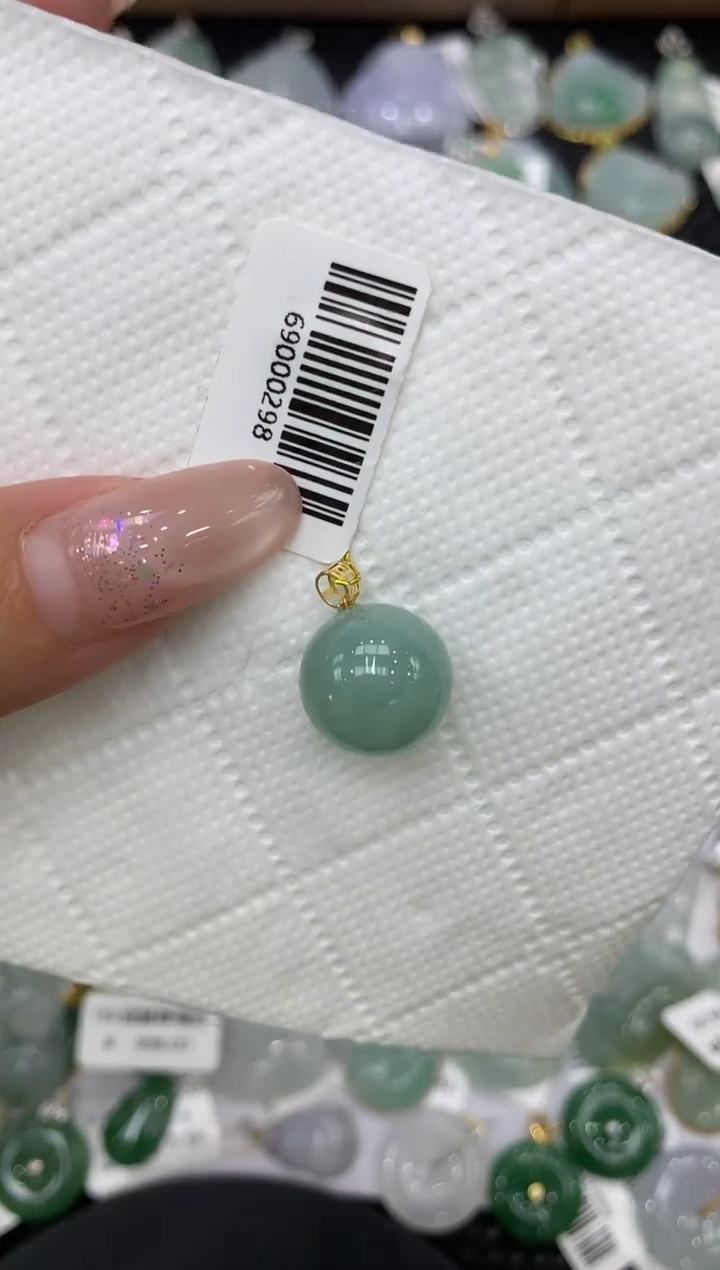 颈饰18K金镶嵌翡翠1111111111