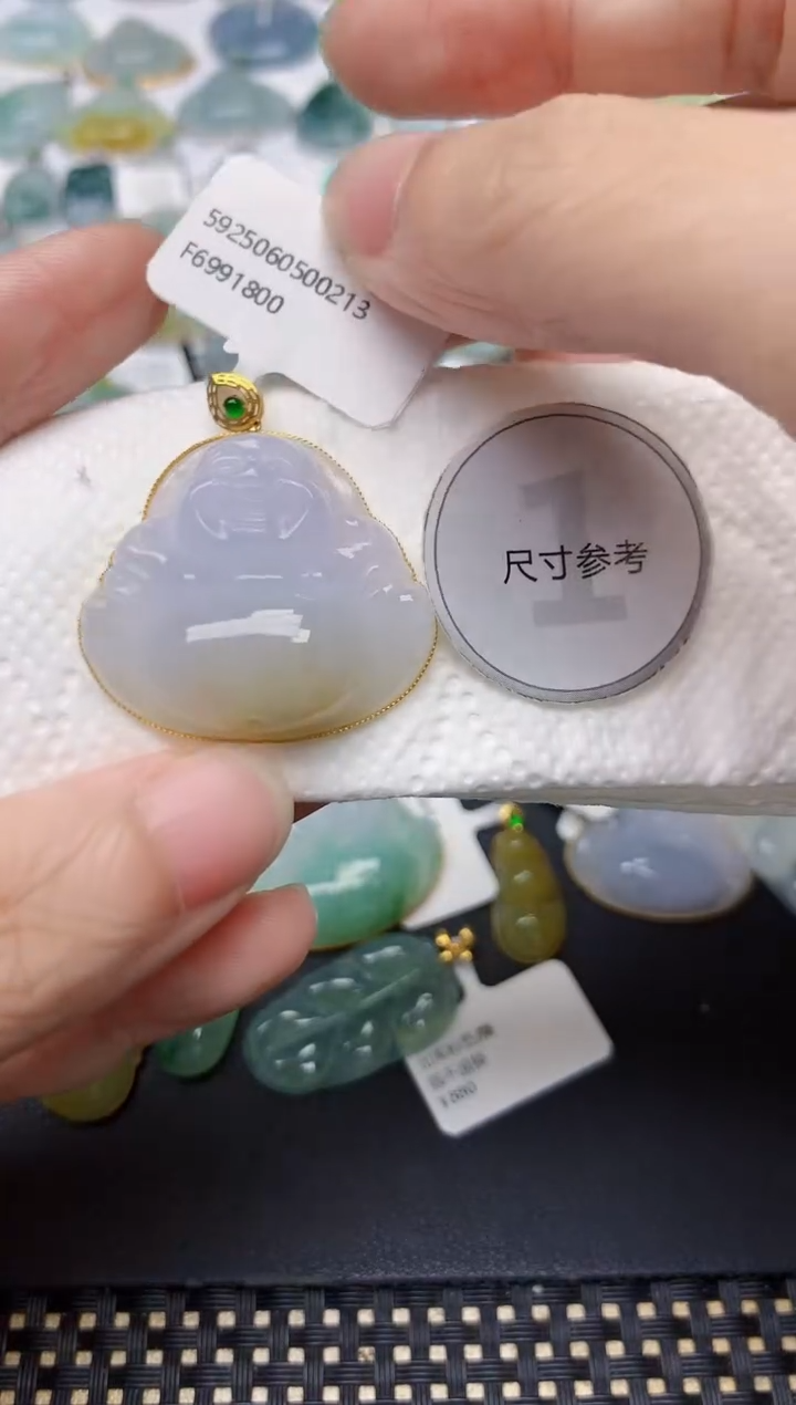 翡翠18K金镶嵌颈饰天然缅甸A货翡翠