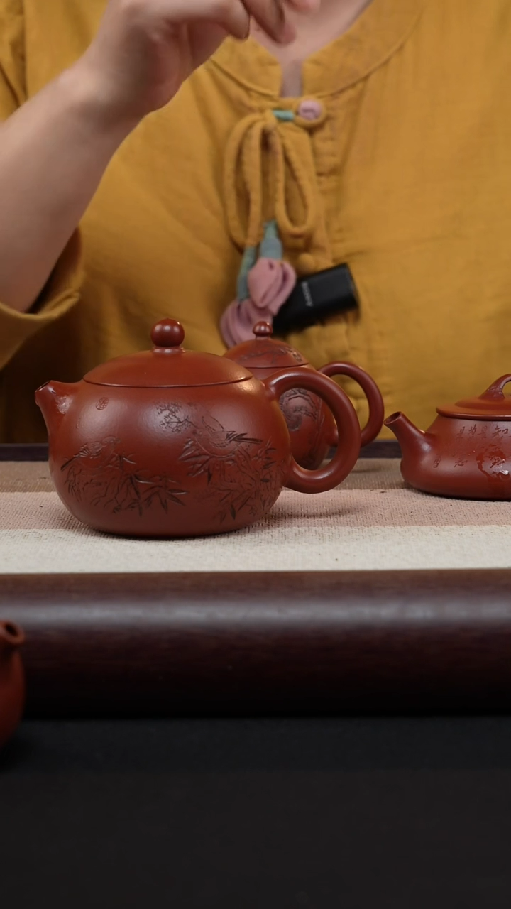 【闪购商品】紫砂茶壶朱泥-刻绘西施MH-1802
