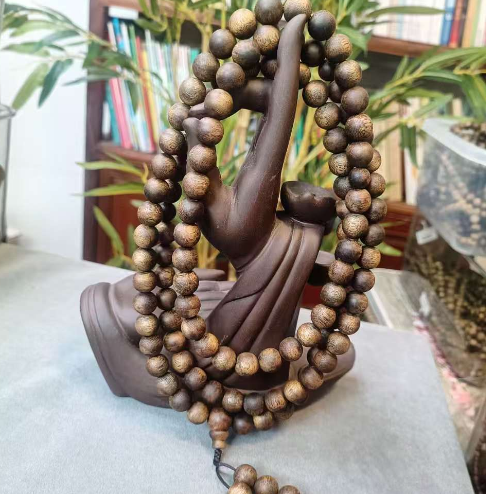 莺歌绿棋楠圆珠多圈手串，（规格：11mm，克重：72克）多样性发一条