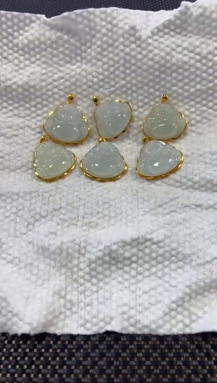【闪购商品】翡翠吊坠(不含链)18K金镶嵌翡翠佛公（多样性发一件）