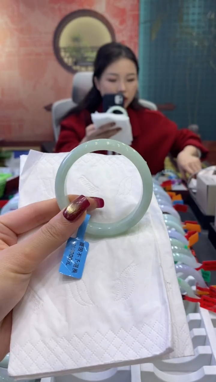 【闪购商品】翡翠手镯未镶嵌多人02202