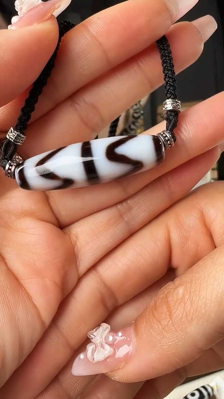 【闪购商品】玛瑙/玉髓颈饰未镶嵌虎牙