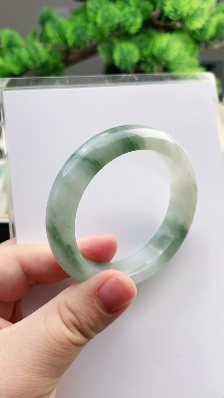 【闪购商品】石英质玉手镯未镶嵌51