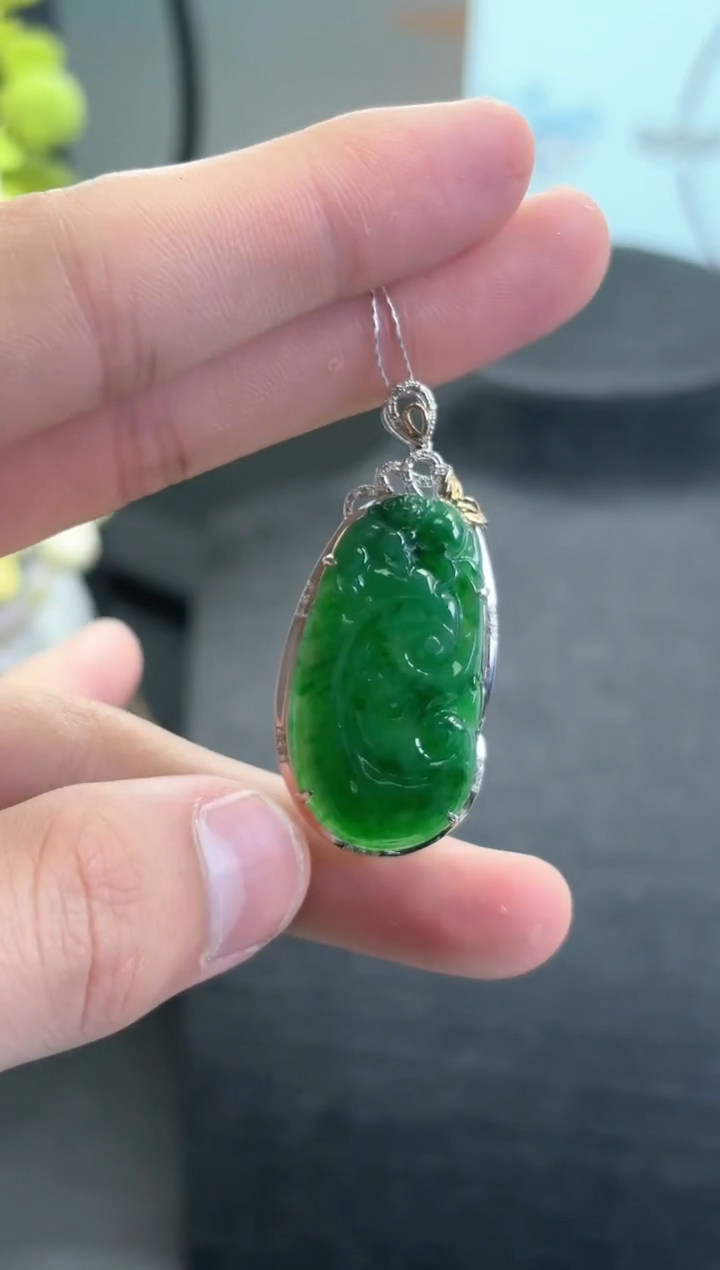 【闪购商品】翡翠颈饰18K金镶嵌如意