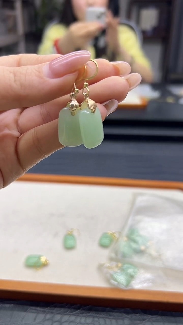 14K金镶嵌和田玉耳饰E93