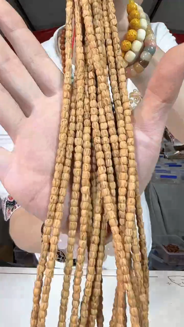 柏香籽/百香籽手串W2实物为准