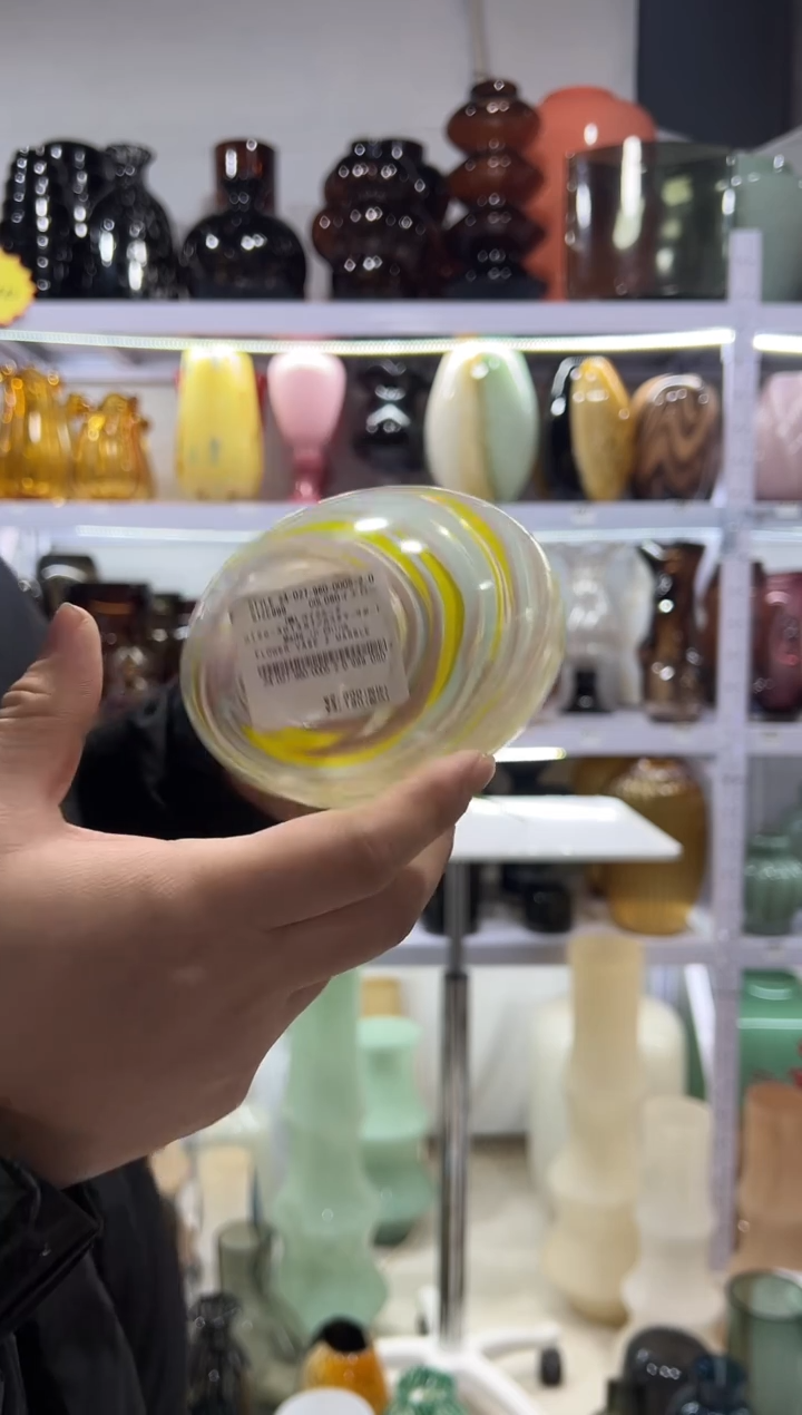 黄白勾丝丸子头花瓶