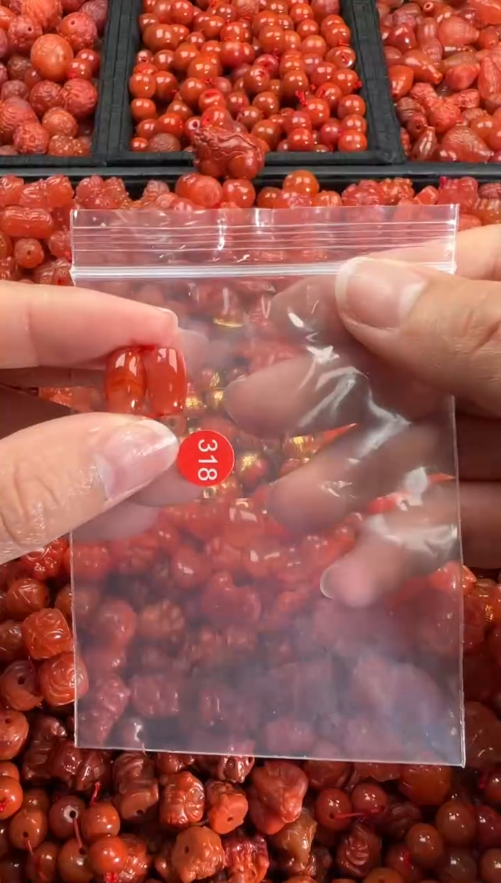 【闪购商品】南红玛瑙颈饰未镶嵌1