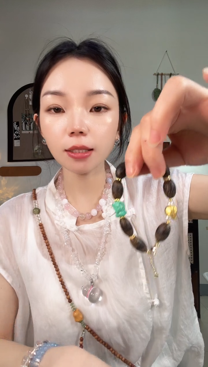 未镶嵌颈饰水晶Q693QQQQ