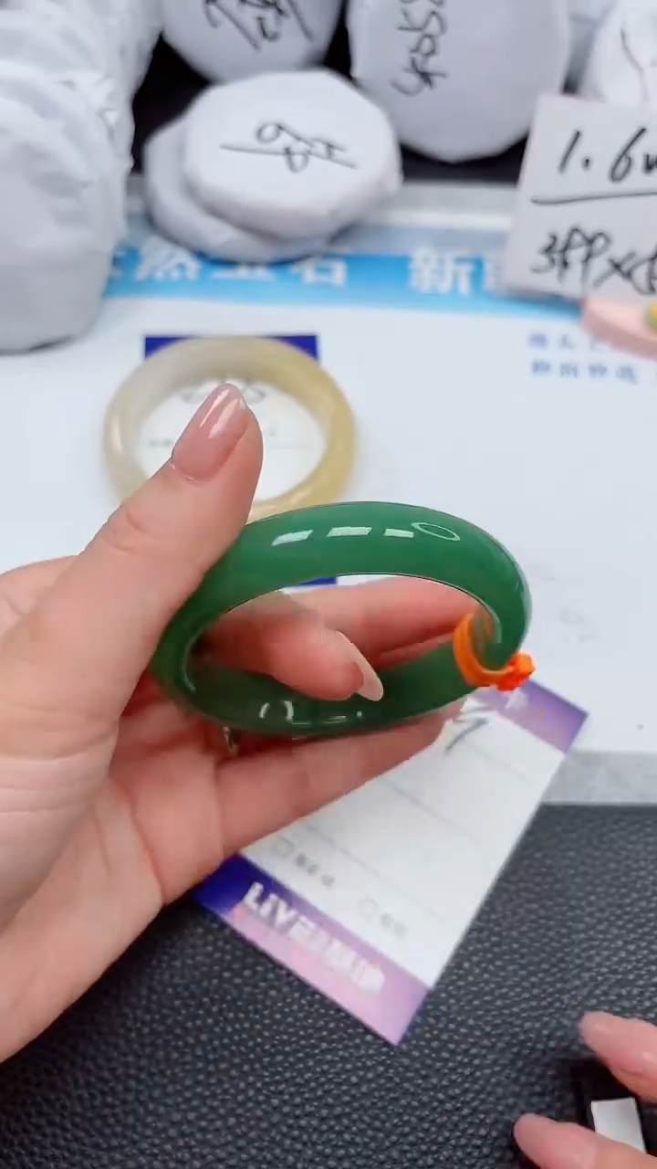 【闪购商品】石英质玉手镯未镶嵌219