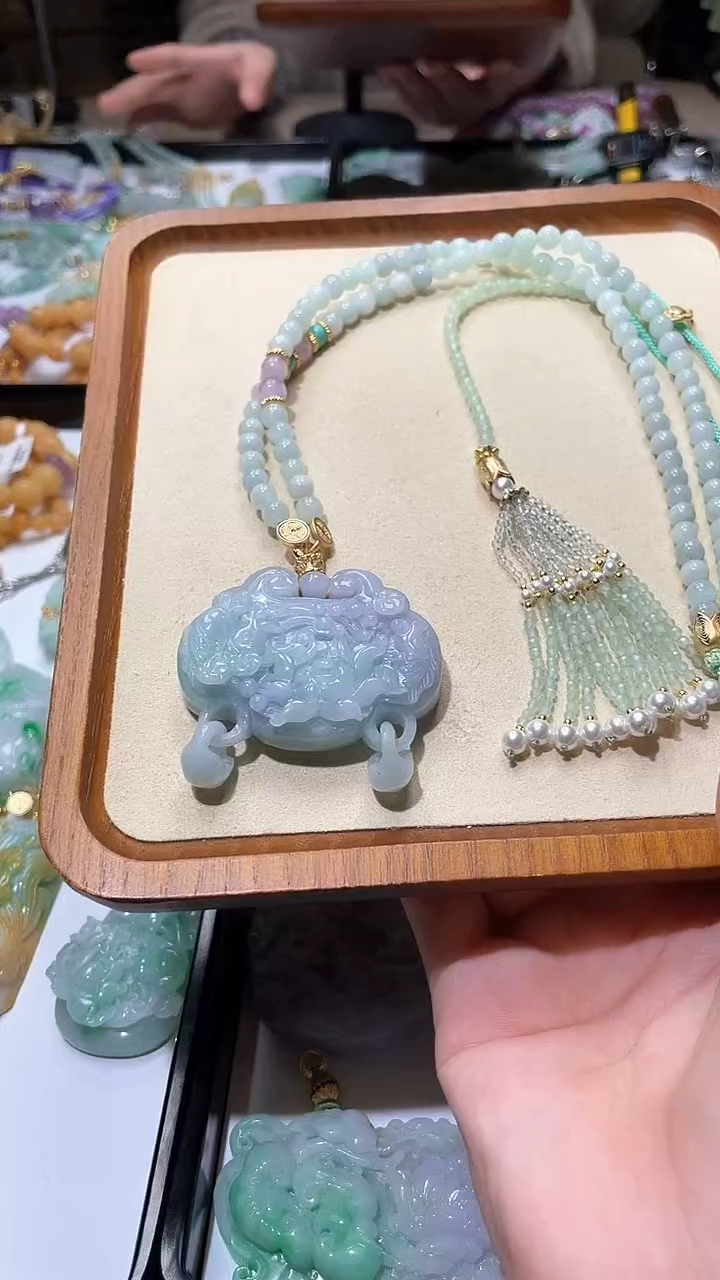 【闪购商品】翡翠颈饰未镶嵌吊坠