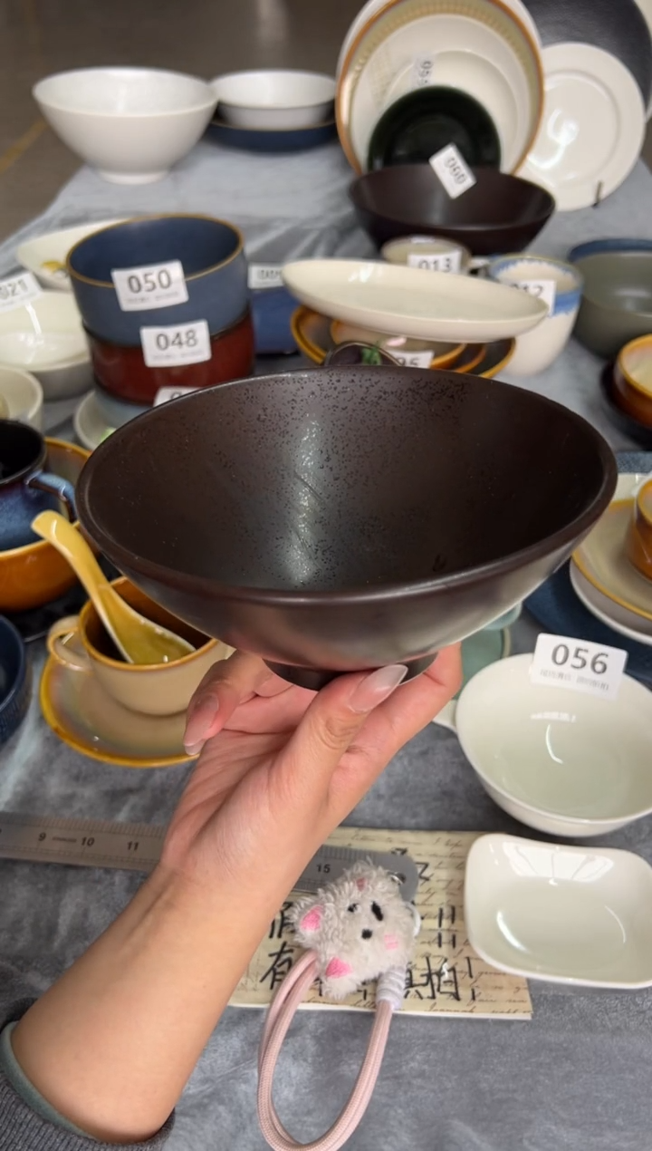 新骨瓷064瑕疵冰点棕7寸斗笠碗