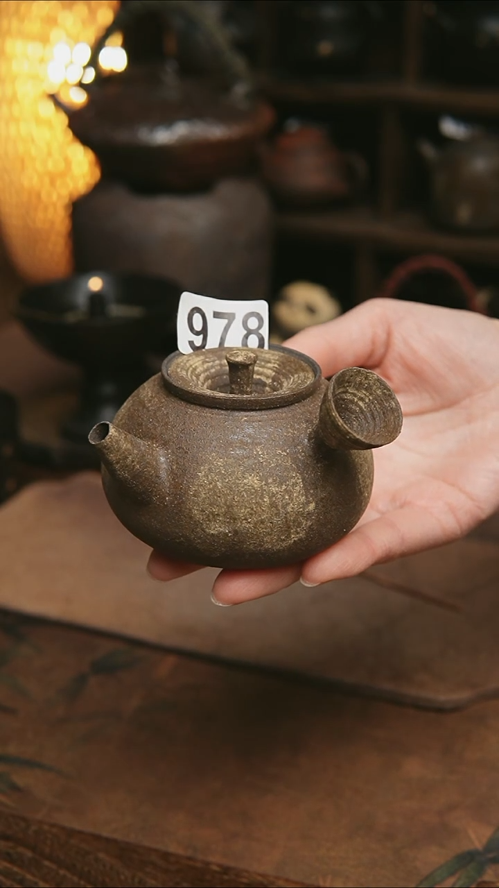 978号紫砂全手侧把茶壶150毫升