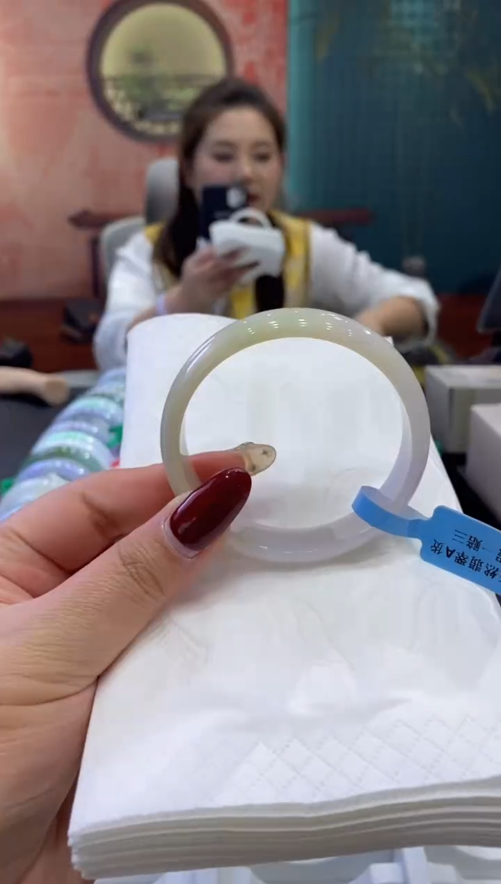 【闪购商品】翡翠手镯未镶嵌多人0017902