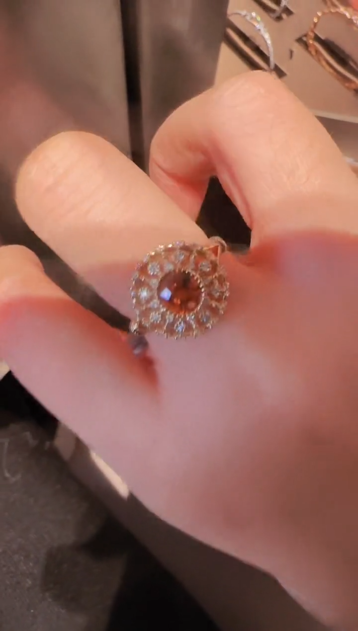 【闪购商品】石榴石（芬达石）戒指18K金镶嵌精选H 豪镶太阳戒指1.236